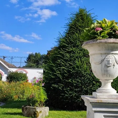 Chateau De Brinville *