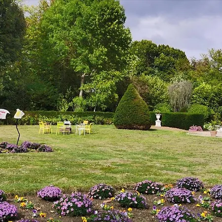 Chateau De Brinville 度假居